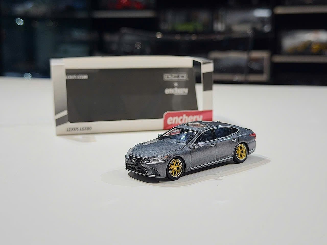 XE MÔ HÌNH LEXUS LS500 GREY,TỶ LỆ 1/64 GCD