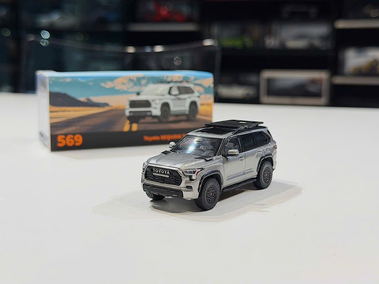 XE MÔ HÌNH TOYOTA SEQUOIA TRD PRO GREY,TỶ LỆ 1/64 GCD