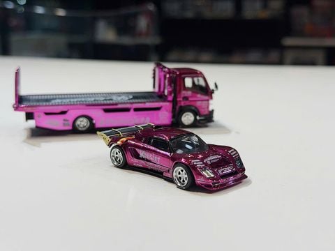  XE MÔ HÌNH HEC 2026 - SET 2PSC PANDEM LOTUS ELISE X PANDEM FUSO-300 PINK CHROME,TỶ LỆ 1/64 POP RACE 