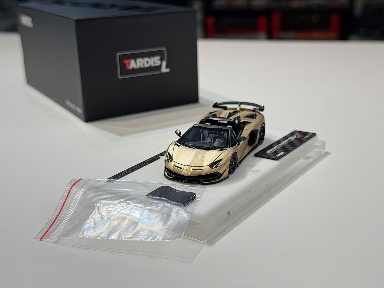 XE MÔ HÌNH LAMBORGHINI AVENTADOR SVJ ROADSTER BRONZO ZENAS,TỶ LỆ 1/64 TADIS