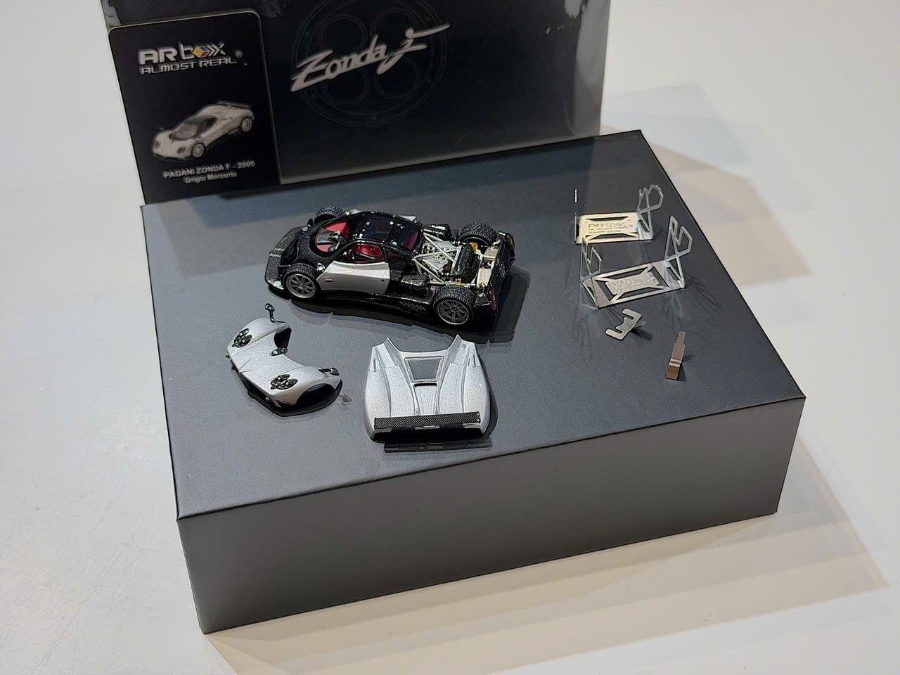 XE MÔ HÌNH HEC 2026 -PAGANI ZONDA F,TỶ LỆ 1/64 ALMOST REAL