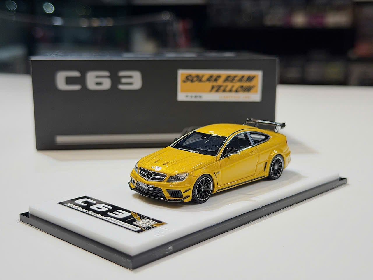XE MÔ HÌNH MERCEDES BENZ C63 BLACK SERIE SOLAR BEAM YELLOW,TỶ LỆ 1/64 SACRILEGIOUS AUTO MODEL