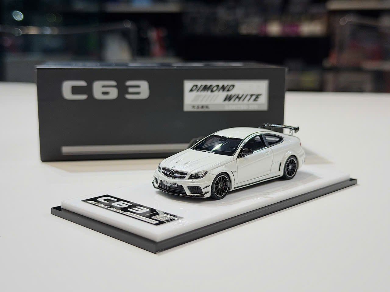 XE MÔ HÌNH MERCEDES BENZ C63 BLACK SERIE DIAMOND WHITE,TỶ LỆ 1/64 SACRILEGIOUS AUTO MODEL