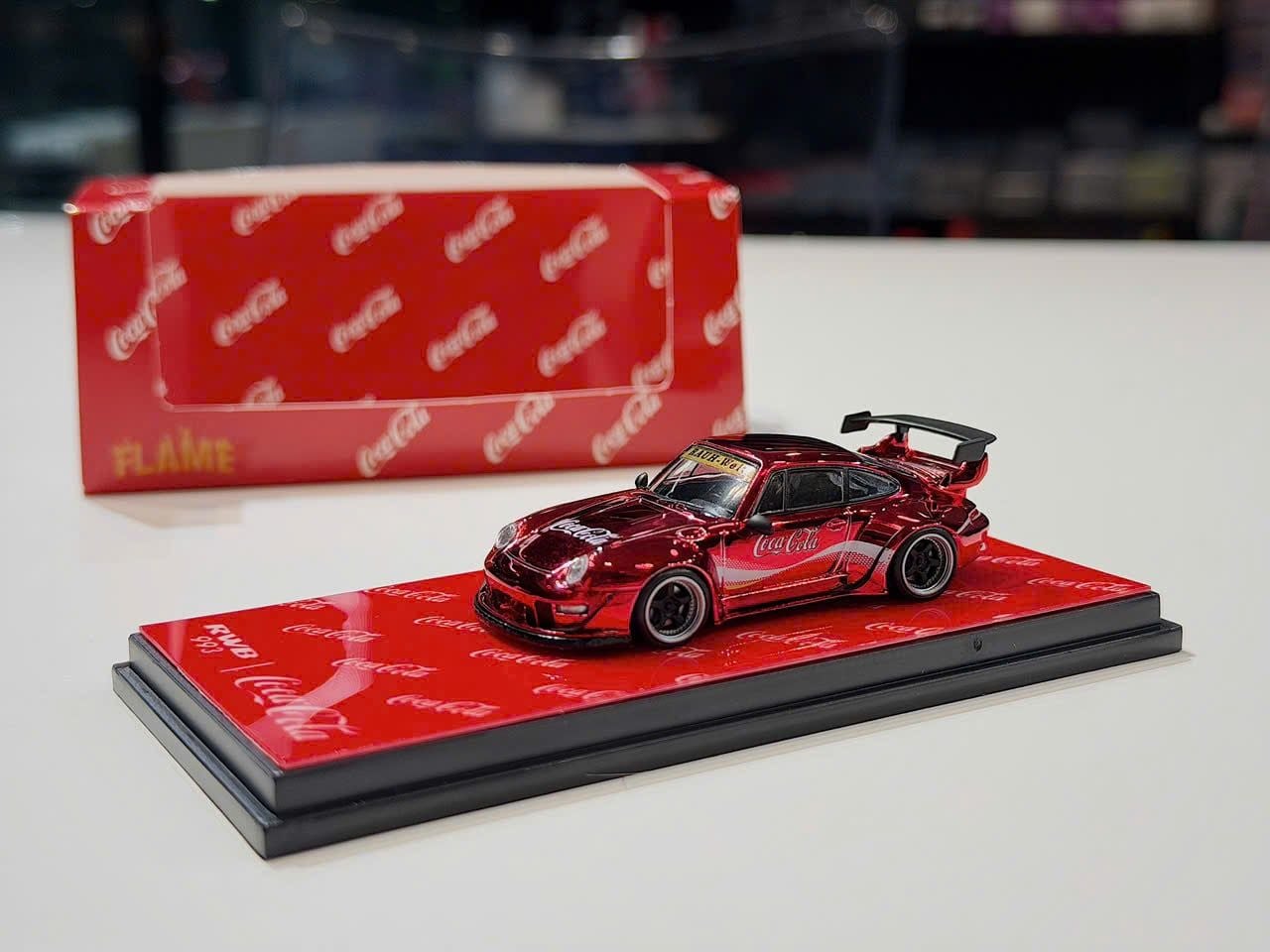 XE MÔ HÌNH PORSCHE 993 RWB COCA COLA,TỶ LỆ 1/64 FLAME