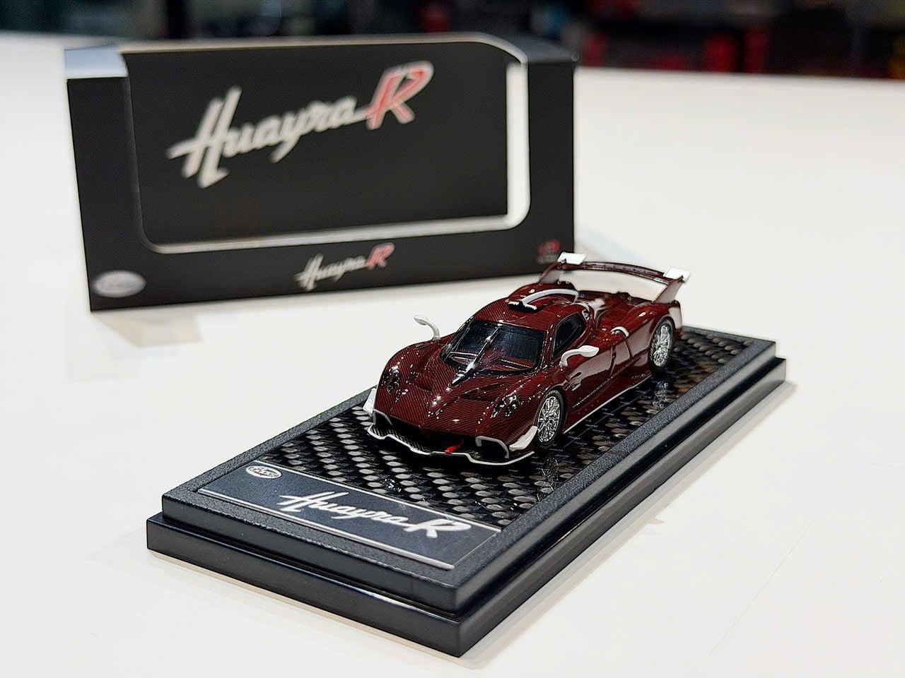XE MÔ HÌNH PAGANI HUAYRA R RED CARBON,TỶ LỆ 1/64 LCD