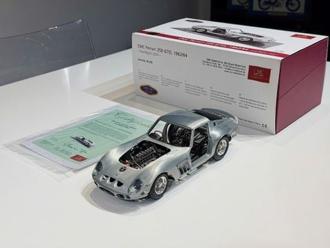  XE MÔ HÌNH FERRARI 250 GTO 1962/64,TỶ LỆ 1/18 CMC 