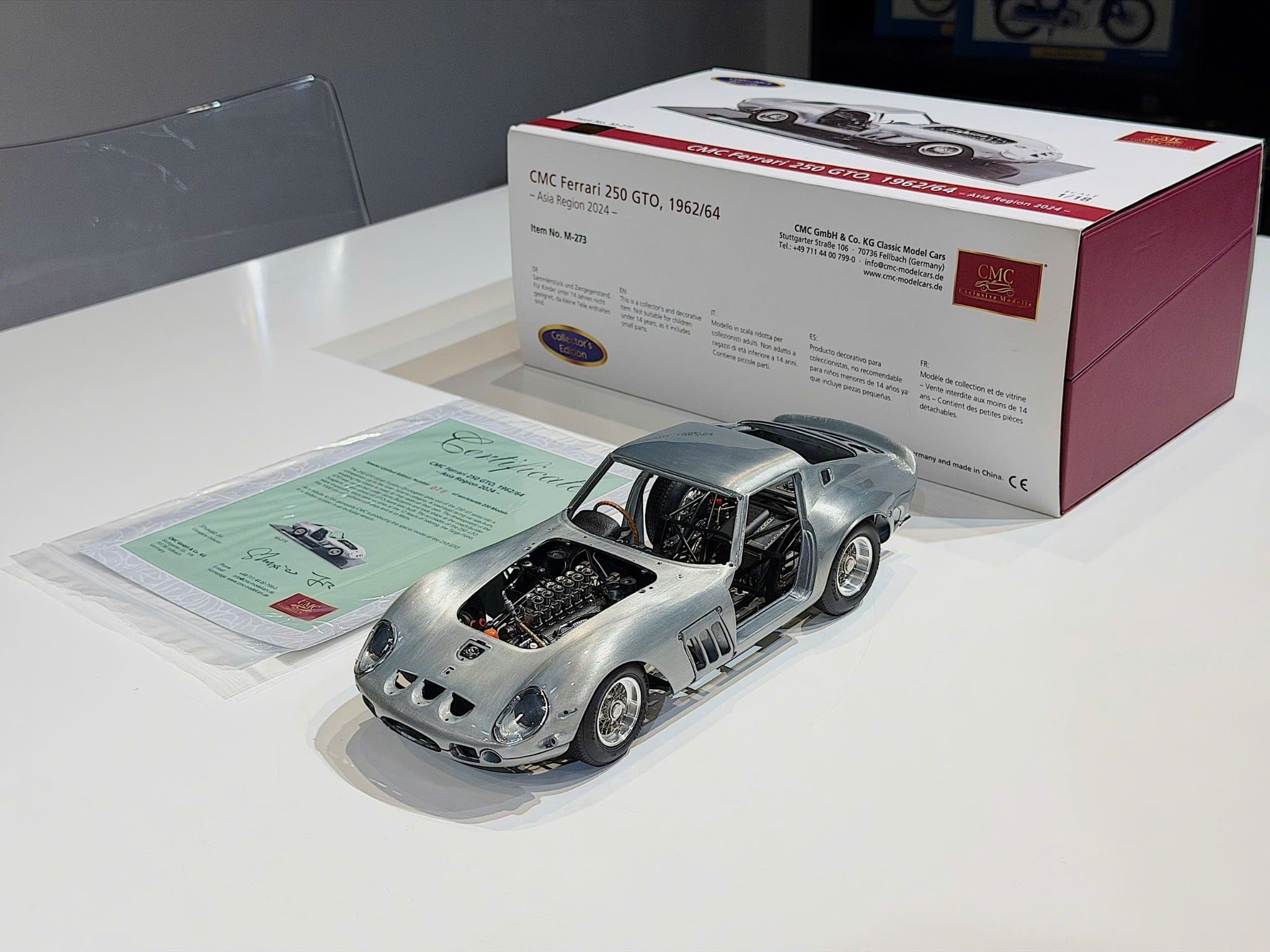 XE MÔ HÌNH FERRARI 250 GTO 1962/64,TỶ LỆ 1/18 CMC