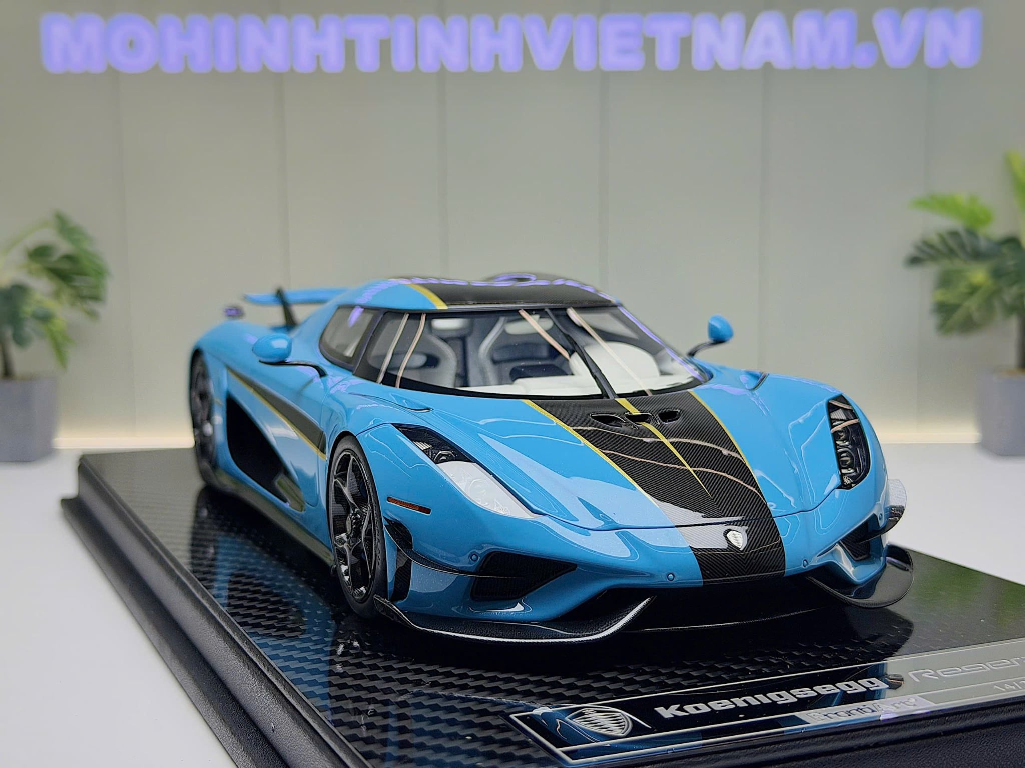 XE MÔ HÌNH KOENIGSEGG REGERA BABY BLUE,TỶ LỆ 1/18 FRONTIART