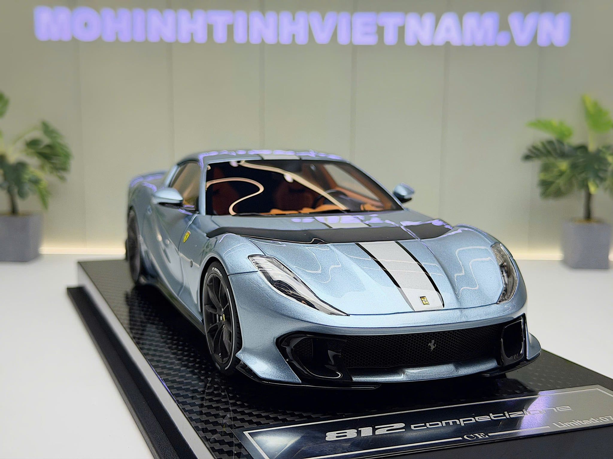 XE MÔ HÌNH FERRARI 812 COMPETIZIONE ICE BLUE,TỶ LỆ 1/18 CE