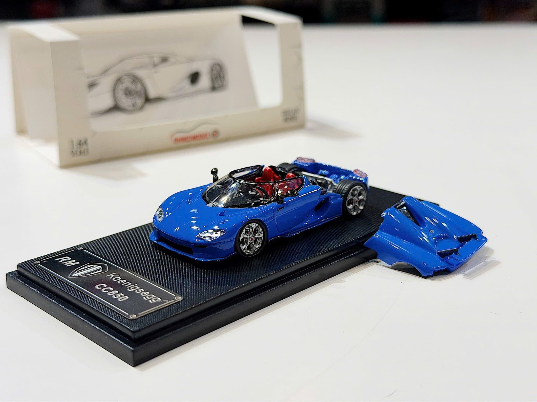 XE MÔ HÌNH KOENIGSEGG CC850 BLUE,TỶ LỆ 1/64 RHINO