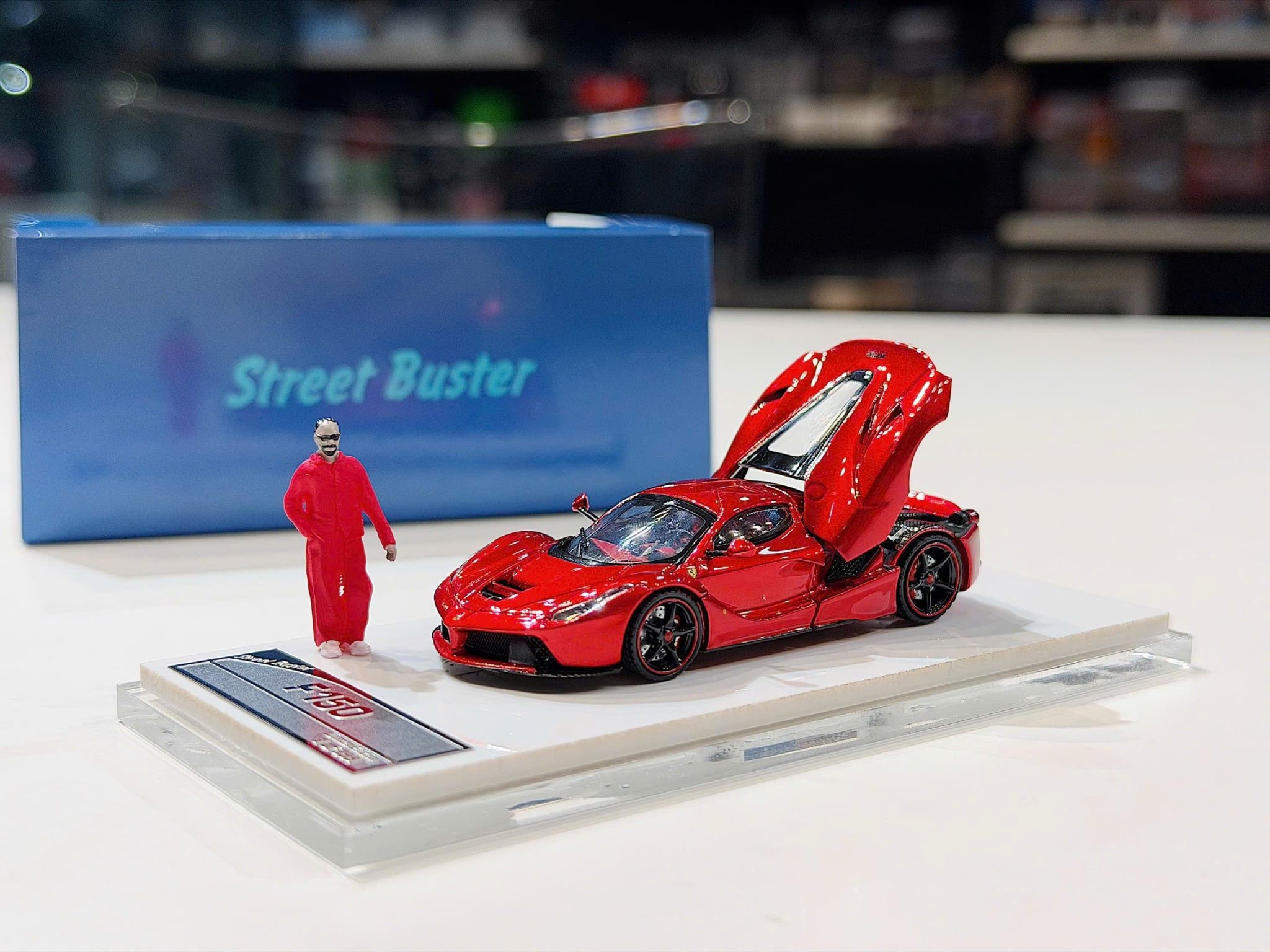 XE MÔ HÌNH FERRARI LAFERRARI LEWIS HAMILTON,TỶ LỆ 1/64 STREET BUSTER