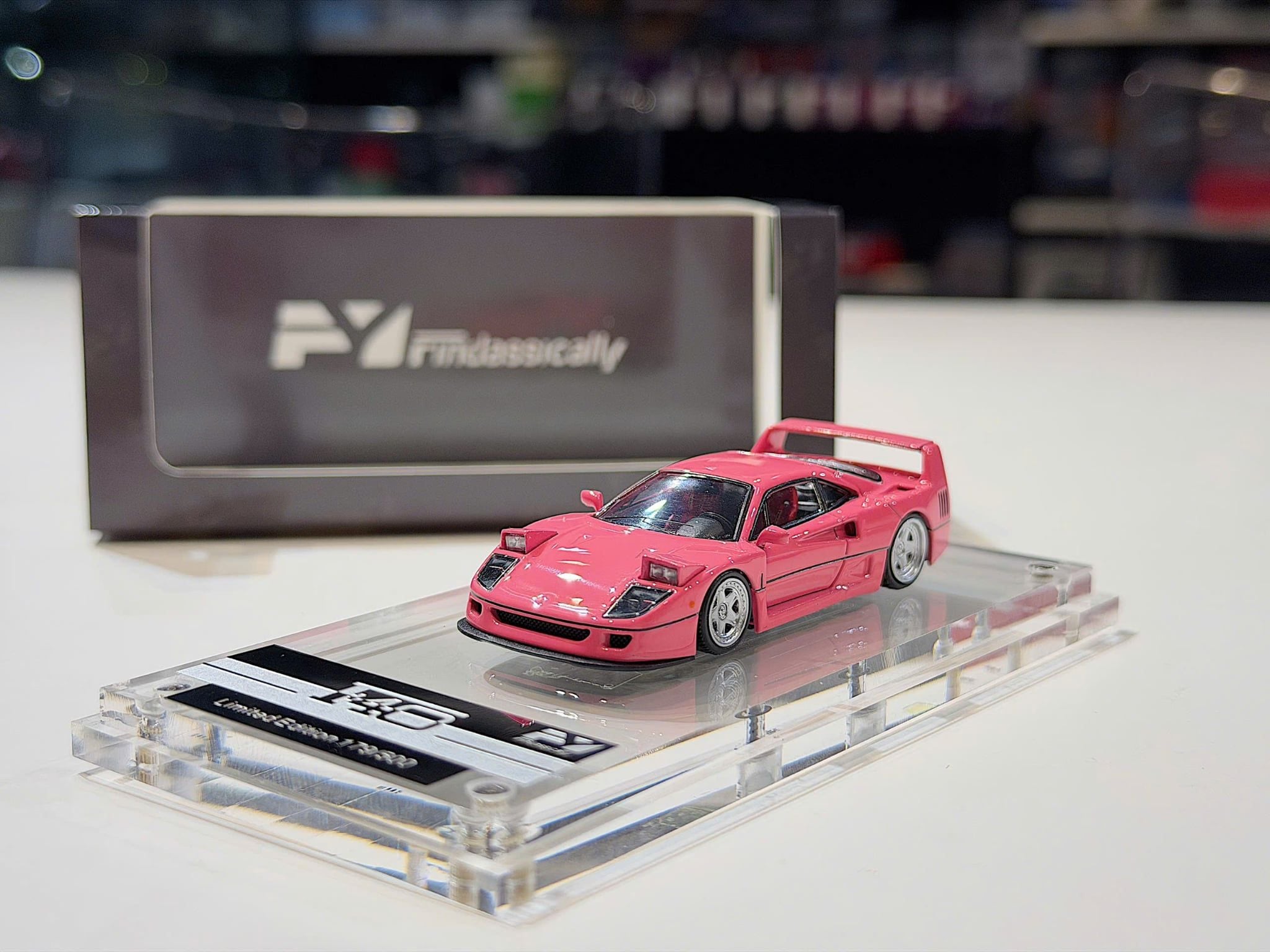 XE MÔ HÌNH FERRARI F40 PINK,TỶ LỆ 1/64 FINCLASSICALLY