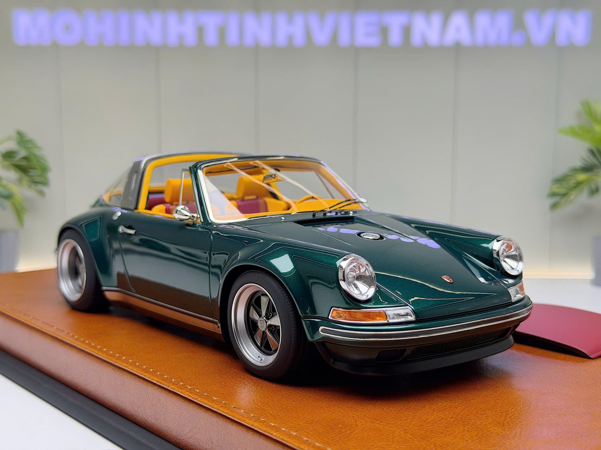 XE MÔ HÌNH PORSCHE 911 (964) TARGA GREEN METALLIC,TỶ LỆ 1/18 MAKE UP