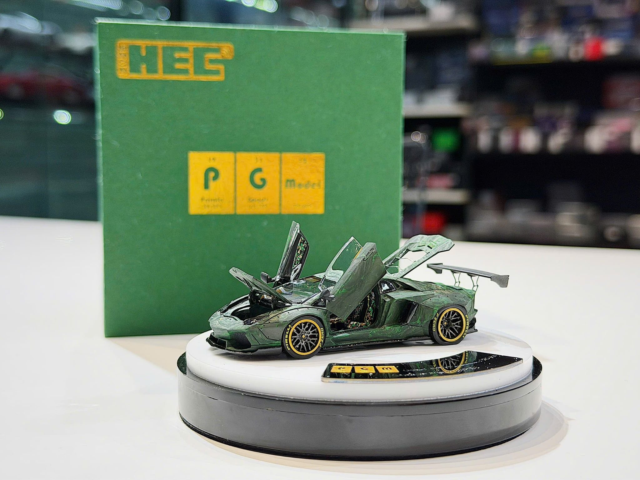 XE MÔ HÌNH LAMBORGHINI LAMBORGHINI AVENTADOR LBWK REAL CARBON GREEN,TỶ LỆ 1/64 PGM