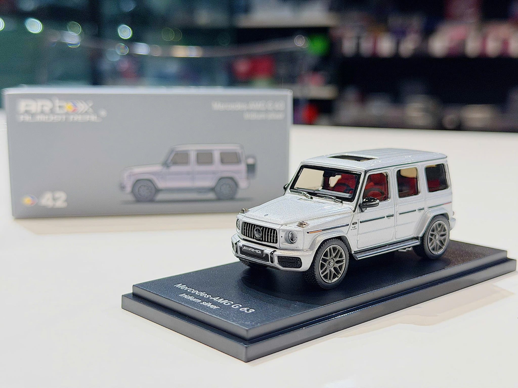 XE MÔ HÌNH MERCEDES BENZ G63 AMG IRIDIUM SILVER,TỶ LỆ 1/64 ALMOST REAL