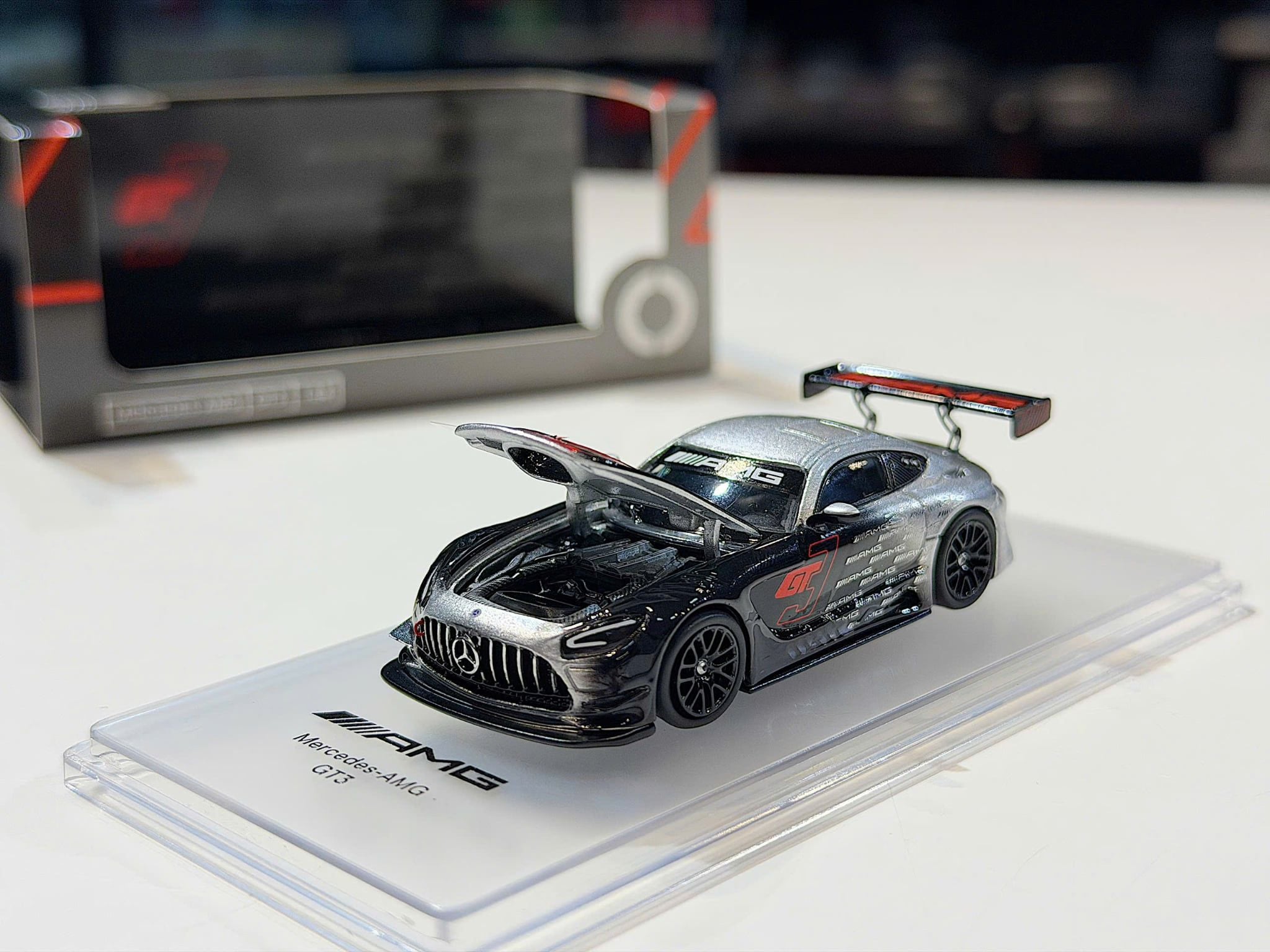 XE MÔ HÌNH MERCEDES BENZ AMG GT3 SILVER/BLACK,TỶ LỆ 1/64 KILO