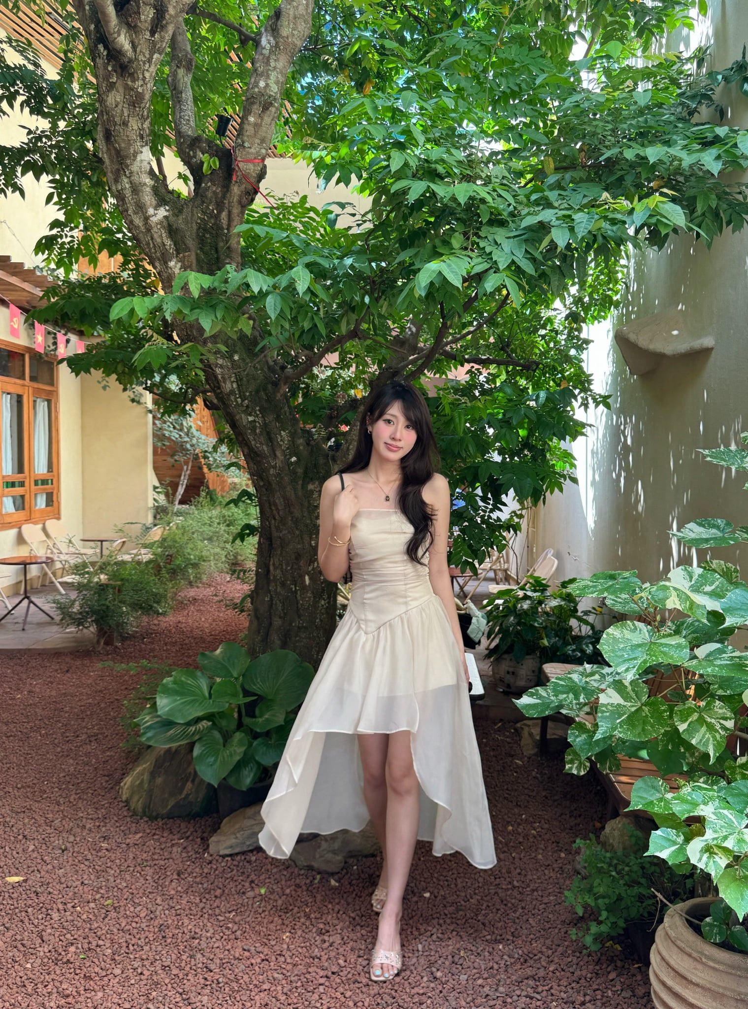  CLÉLIE Đầm cúp ngực voan tơ nhún eo tà bất đối xứng Ingrid Dress 