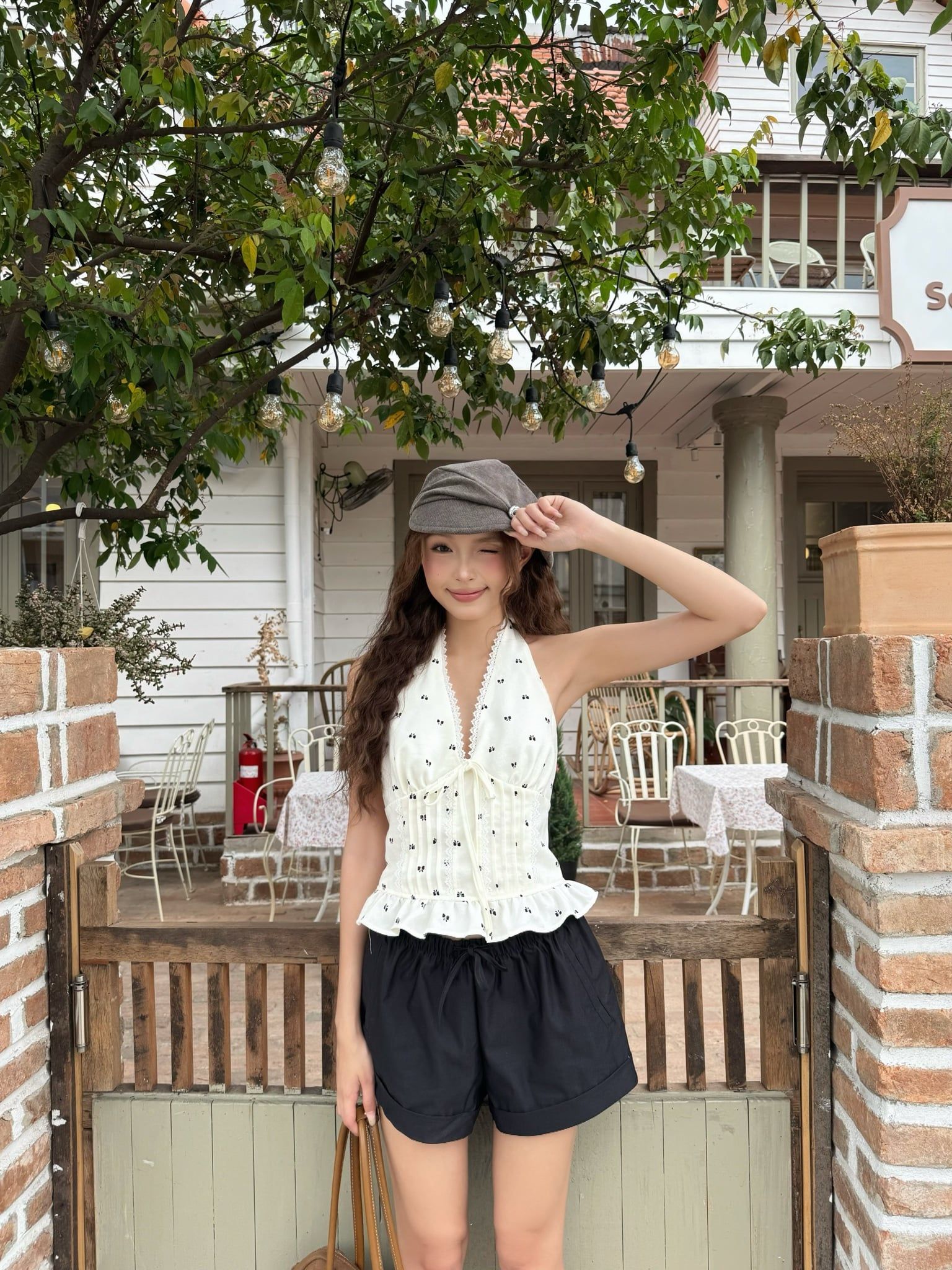 CLÉLIE Áo cổ yếm cột nơ phối viền ren Aimee Top 