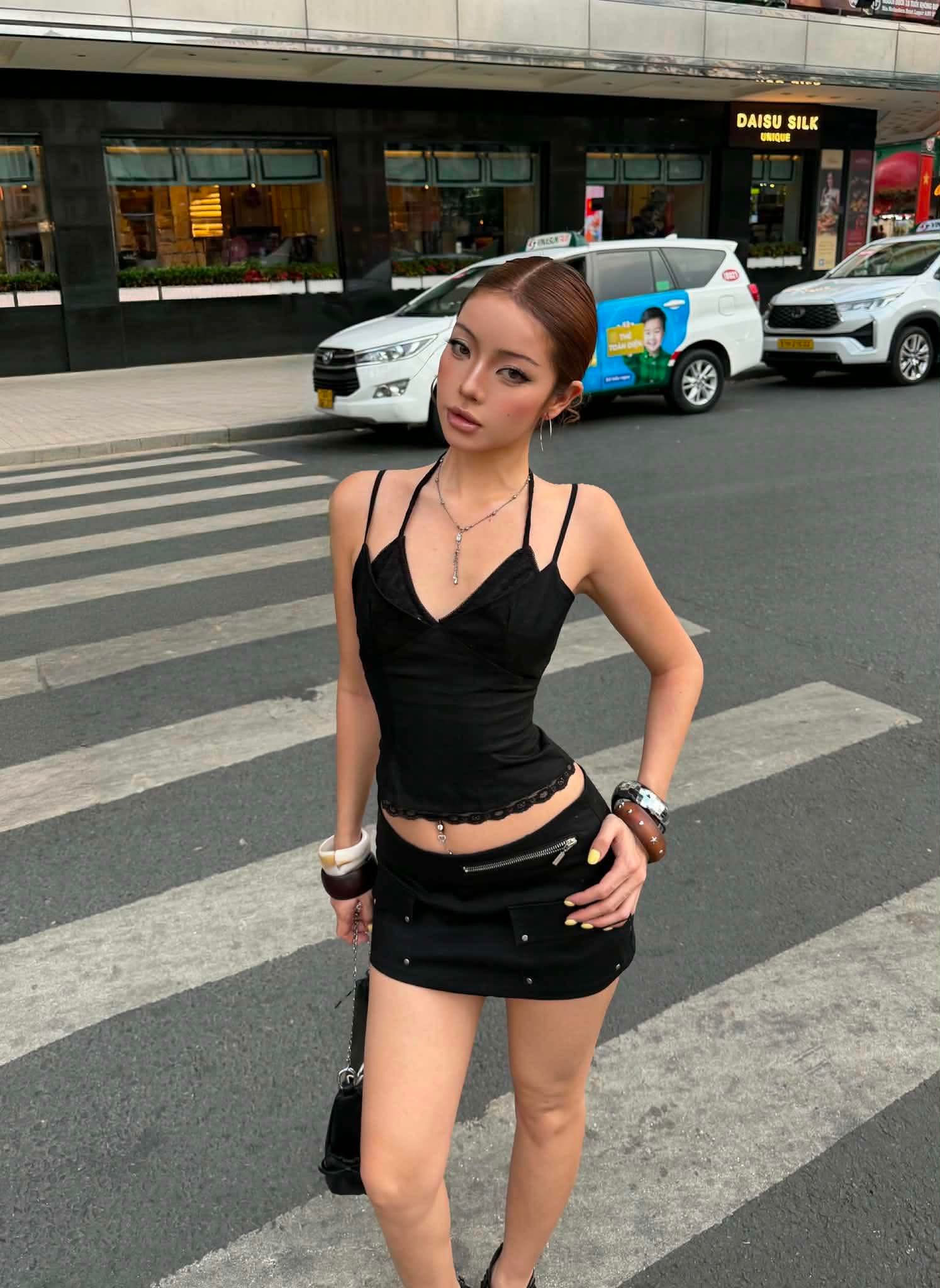  CLÉLIE Chân Váy Ngắn Y2K Cạp Trễ Phối Khóa Kéo Túi Hộp Cá Tính Elia Skirt 