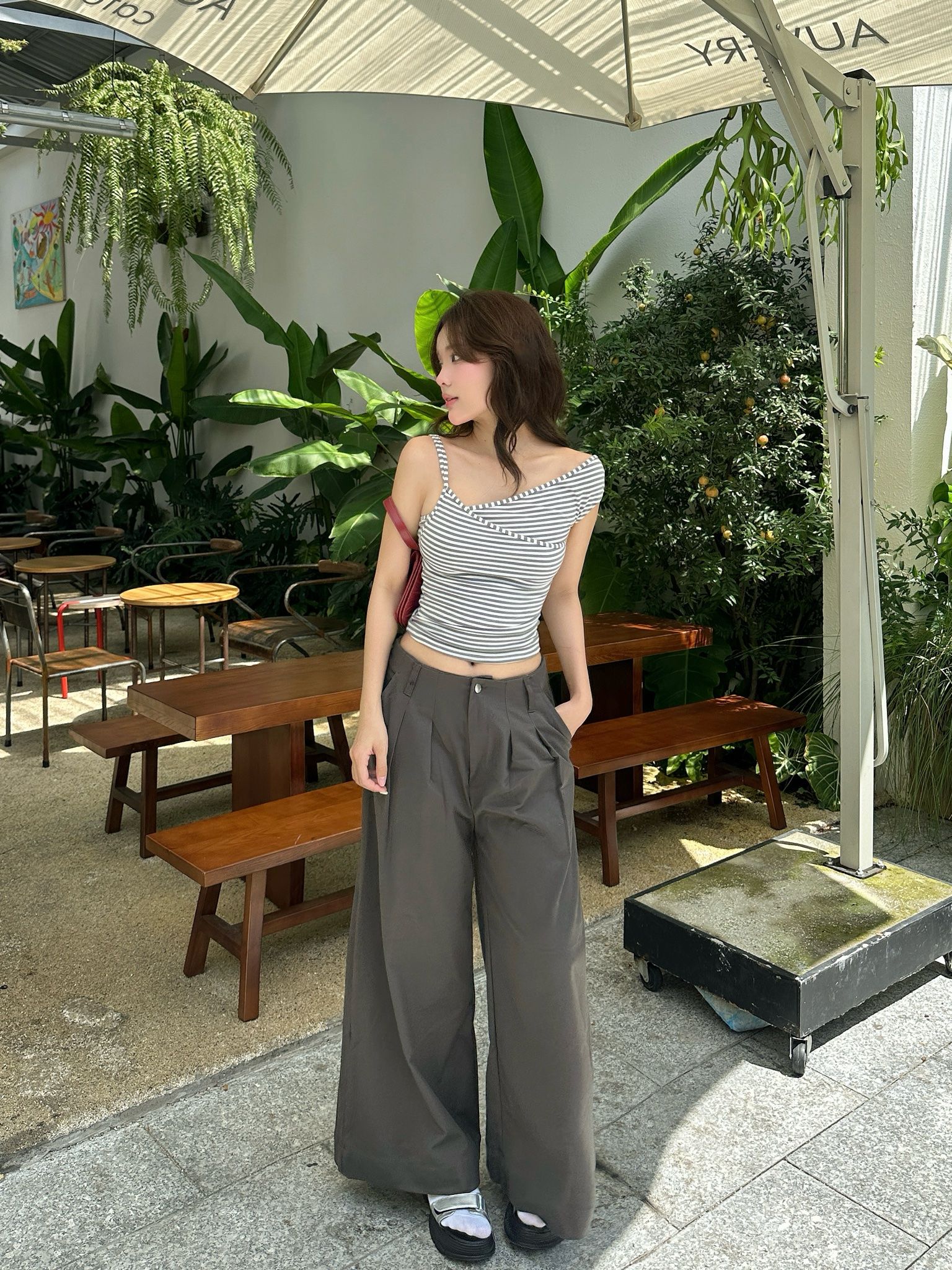  CLÉLIE Quần ống rộng xếp ly cạp trễ Marcus Pant 