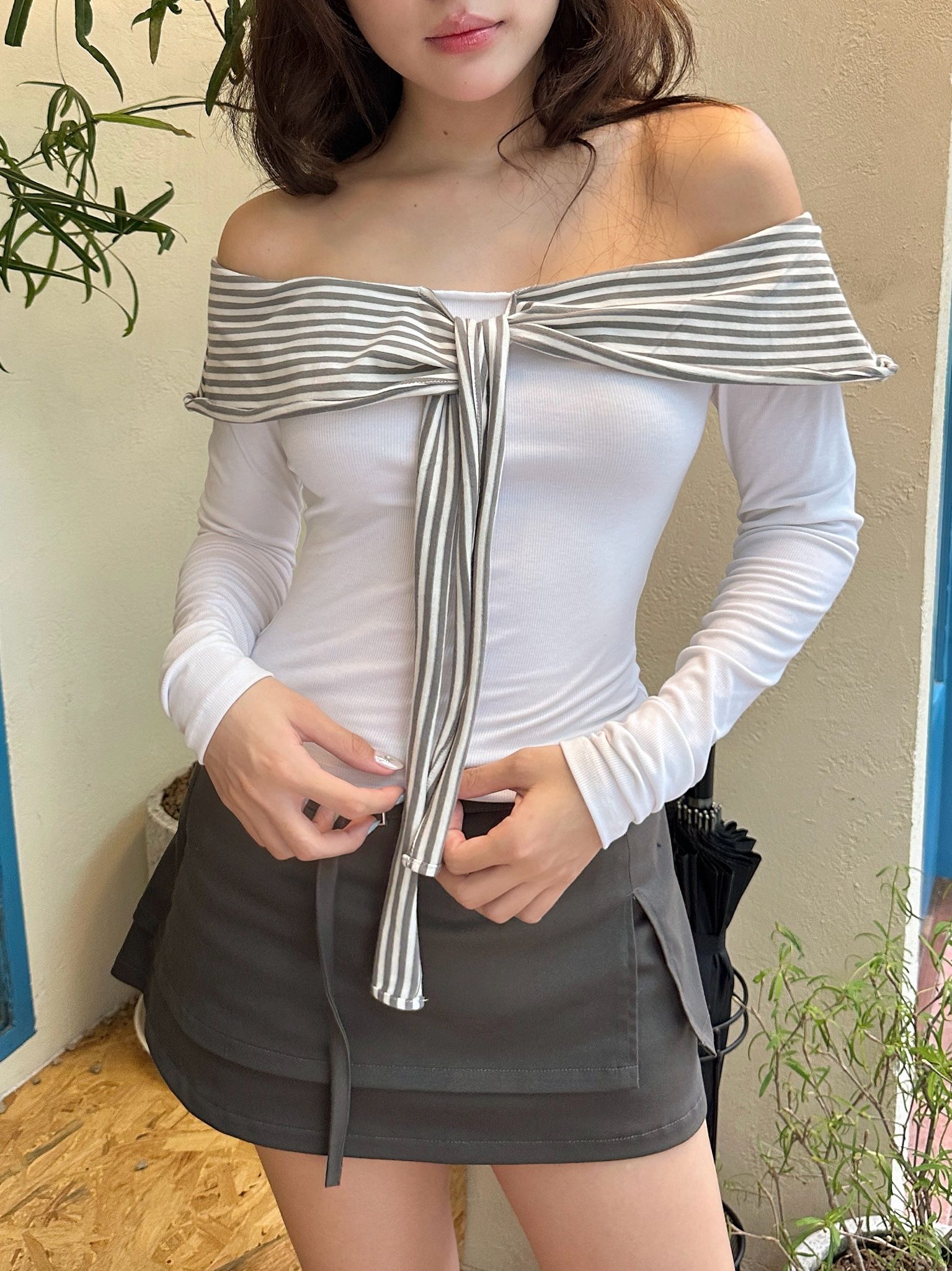  CLÉLIE Áo thun trễ vai tay dài cổ lật thắt nơ DESI TOP 