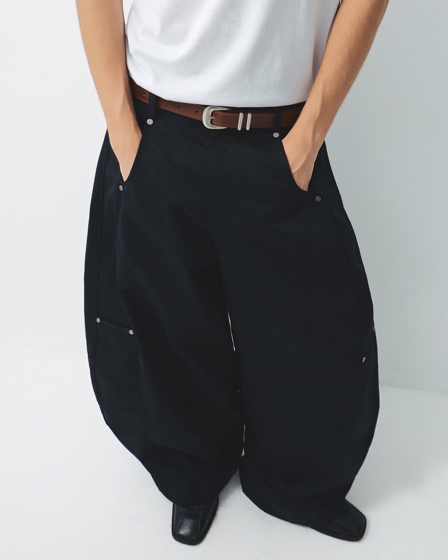 COCOON KAKHI PANTS