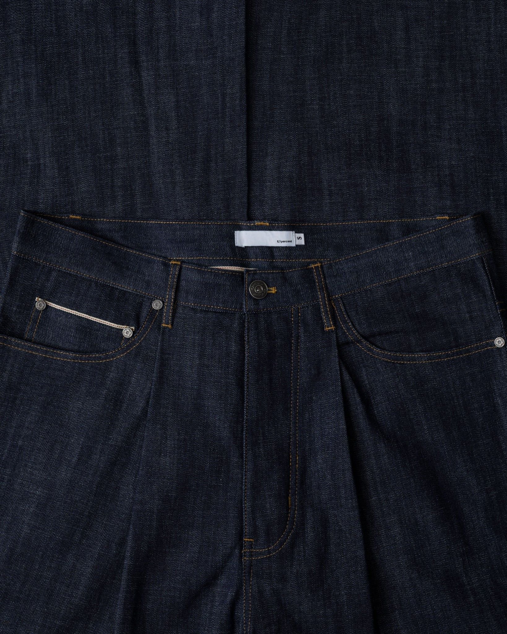 PLEATED SELVEDGE JEANS