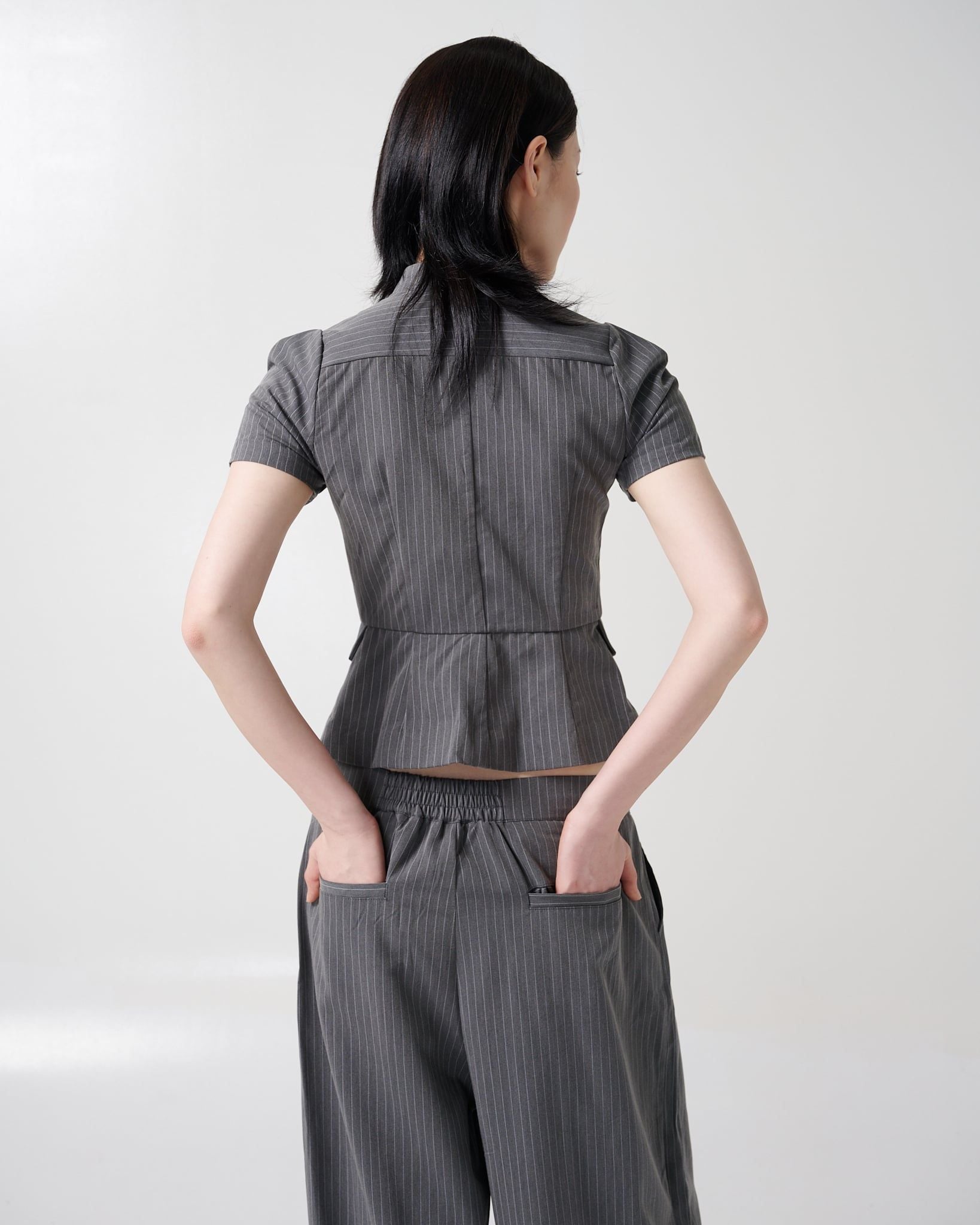 TAILORED SCULPT TOP