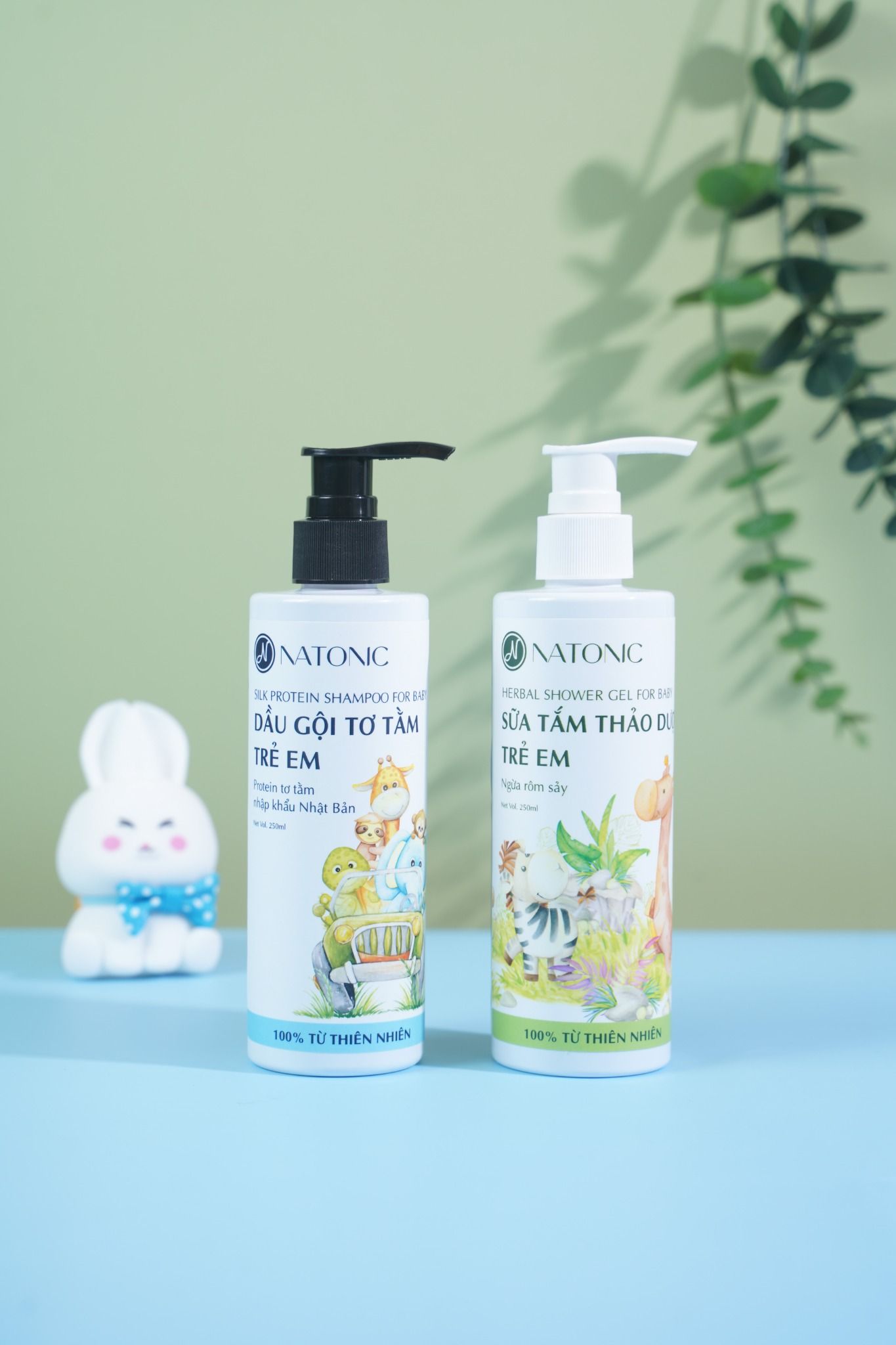  Sữa tắm Thảo Dược trẻ em Natonic - Giảm rôm sảy, mẩn ngứa, mụn lưng - Chai vòi nhấn 250ml 