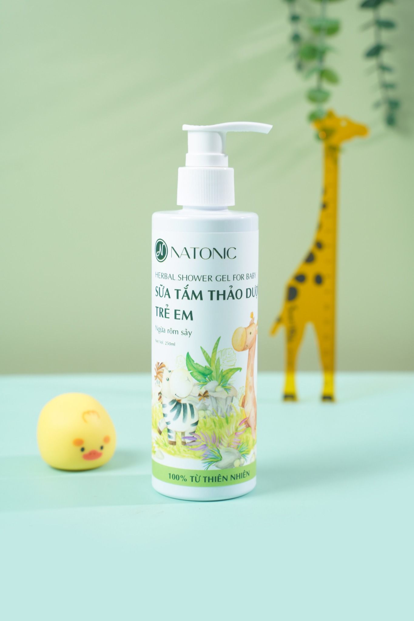  Sữa tắm Thảo Dược trẻ em Natonic - Giảm rôm sảy, mẩn ngứa, mụn lưng - Chai vòi nhấn 250ml 