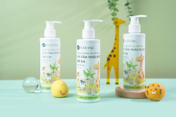  Sữa tắm Thảo Dược trẻ em Natonic - Giảm rôm sảy, mẩn ngứa, mụn lưng - Chai vòi nhấn 250ml 