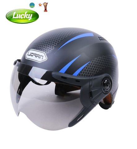 Nón bảo hiểm xanh sọc có kính