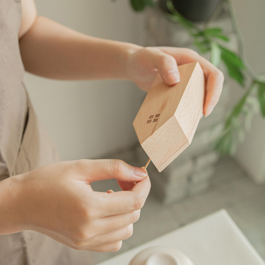 Hũ tăm hình ngôi nhà kihowa