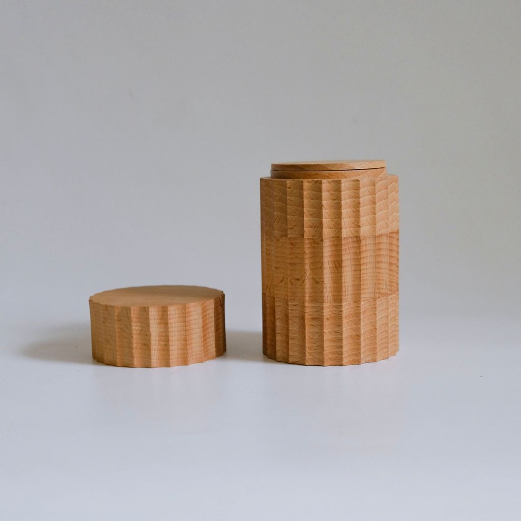 Hũ gỗ đựng trà kihowa hình tháp trụ