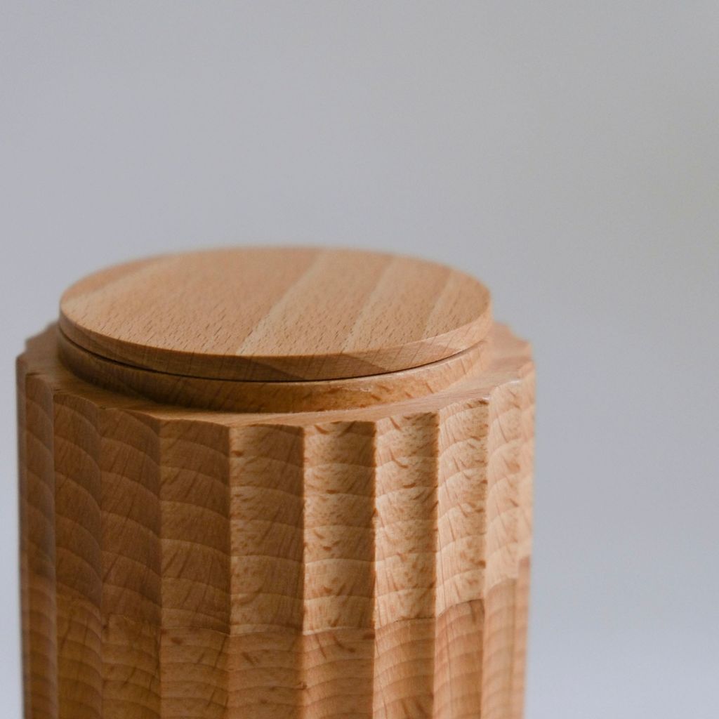 Hũ gỗ đựng trà kihowa hình tháp trụ