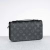 Clutch/Zippy Louis Vuitton XL Monogram Eclipse size 22 (NEW SS)