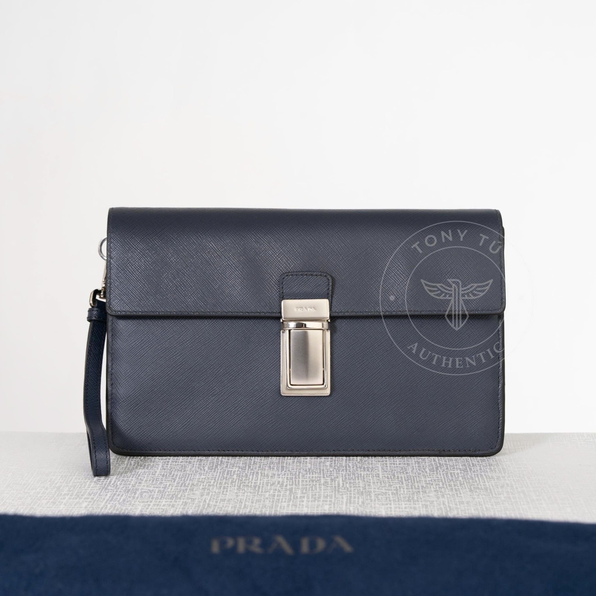 Clutch Prada Navy Saffiano size 25