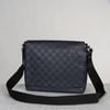 Túi đeo Louis Vuitton District Messenger Infini size 28