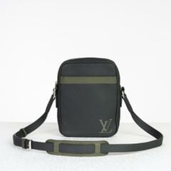 Túi đeo Louis Vuitton Olive Black Danube Taurillon PM size 21