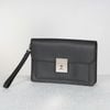 Clutch Louis Vuitton Belaia Noir Taiga size 25