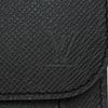 Clutch Louis Vuitton Belaia Noir Taiga size 25