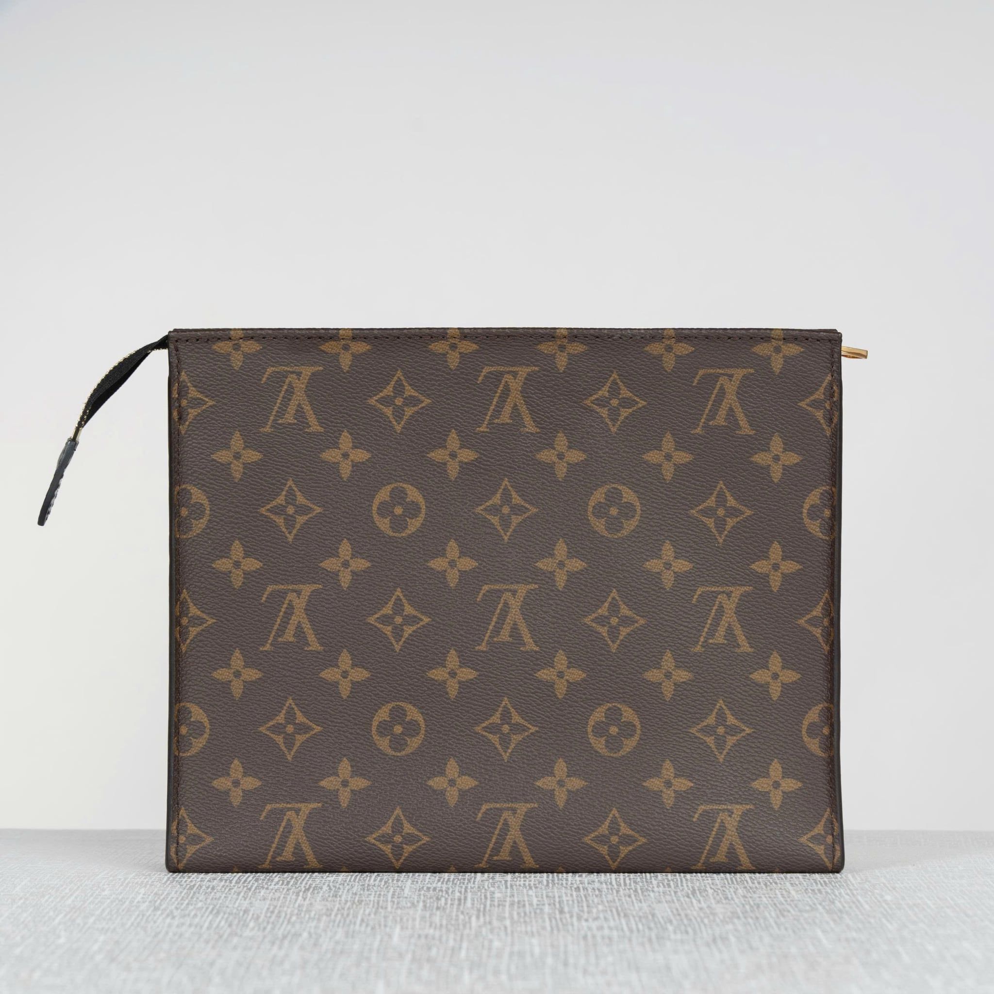 Clutch /Pouch Louis Vuitton Poche Toilette 26 Monogram Ebene size 25