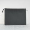 Clutch Louis Vuitton Voyage MM Noir Taiga (New SS - Code Chip) size 27