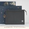 Clutch Louis Vuitton Voyage MM Noir Taiga (New SS - Code Chip) size 27