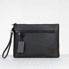 Clutch/ Pouch Louis Vuitton Takeoff Noir Aerogram (NEW SS) size 30