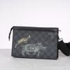 Túi đeo Louis Vuitton Gaston Wearable Wild Animals (Limited Edition) size 22