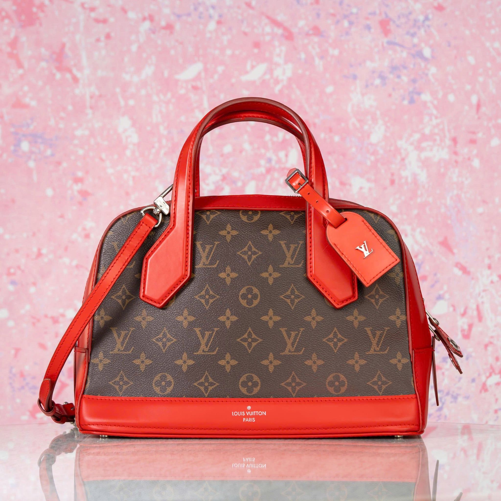 Túi đeo Louis Vuitton Dora MM Monogram Ebene / Red Calfskin