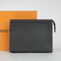 Clutch Louis Vuitton Voyage MM Noir Taiga size 27