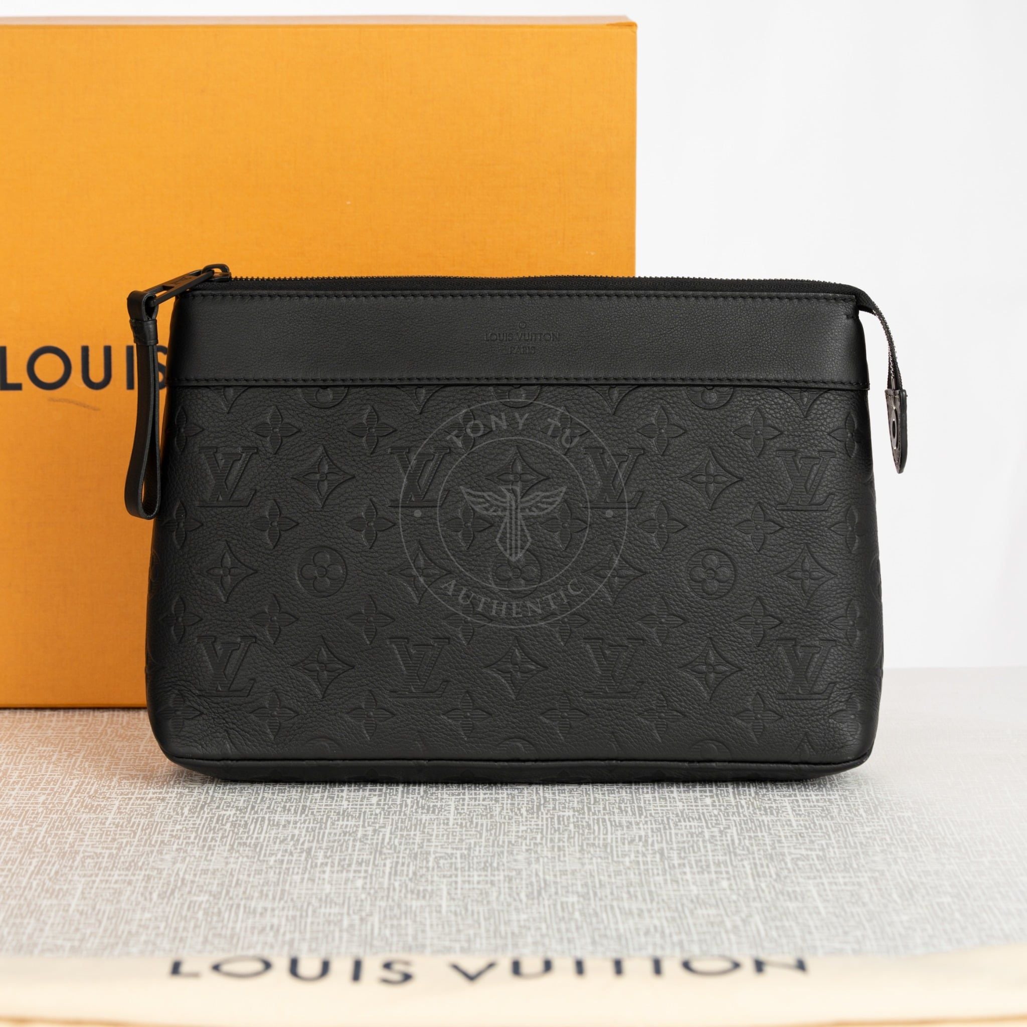 Clutch Louis Vuitton Souple Voyage Monogram Shadow