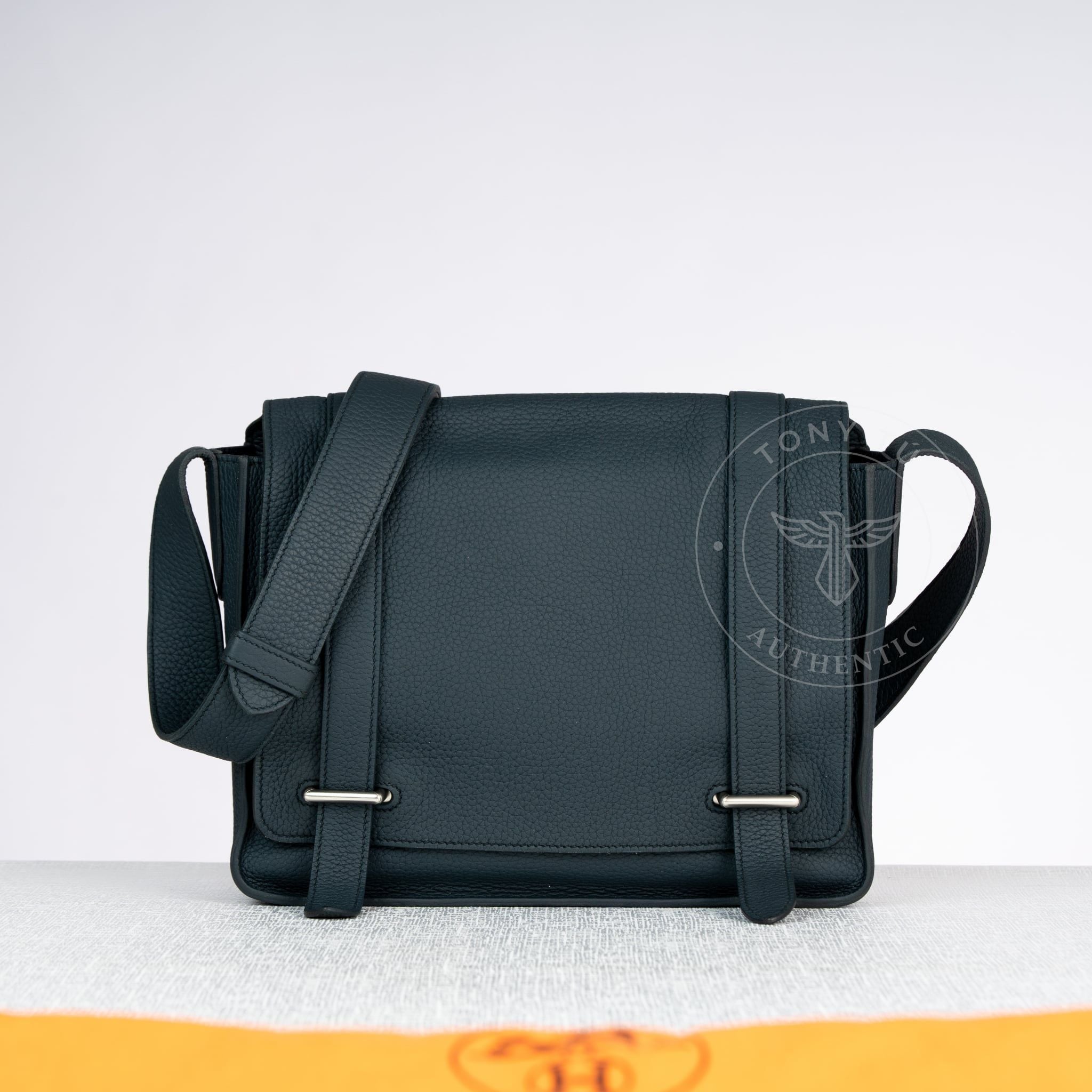 Túi đeo Hermès Steve Caporal Navy Togo size 27